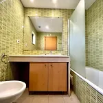 Apartment Modern 3 With Pool By Homing