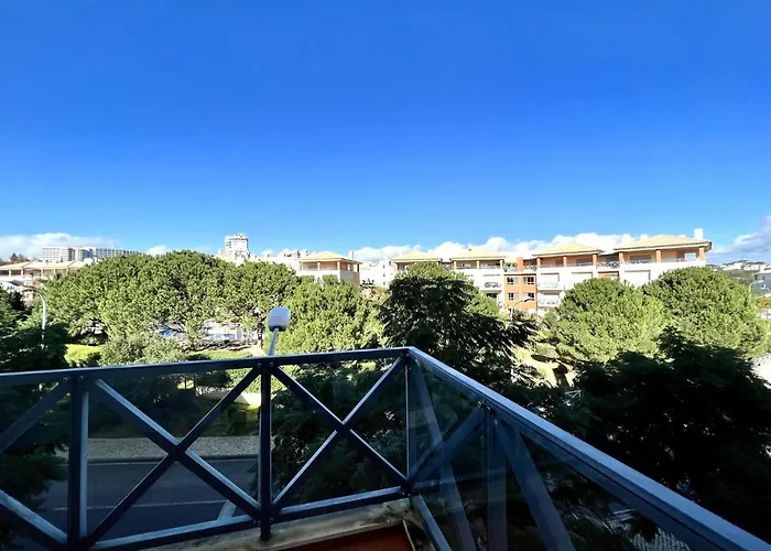 Modern 3 With Pool By Homing Apartamento