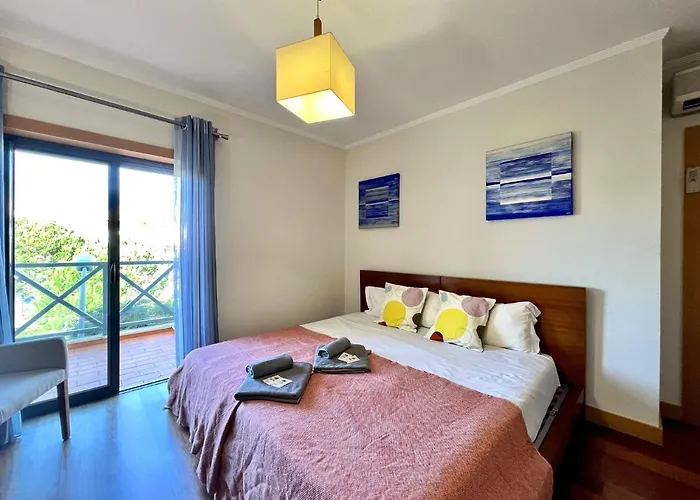 Modern 3 With Pool By Homing Apartamento